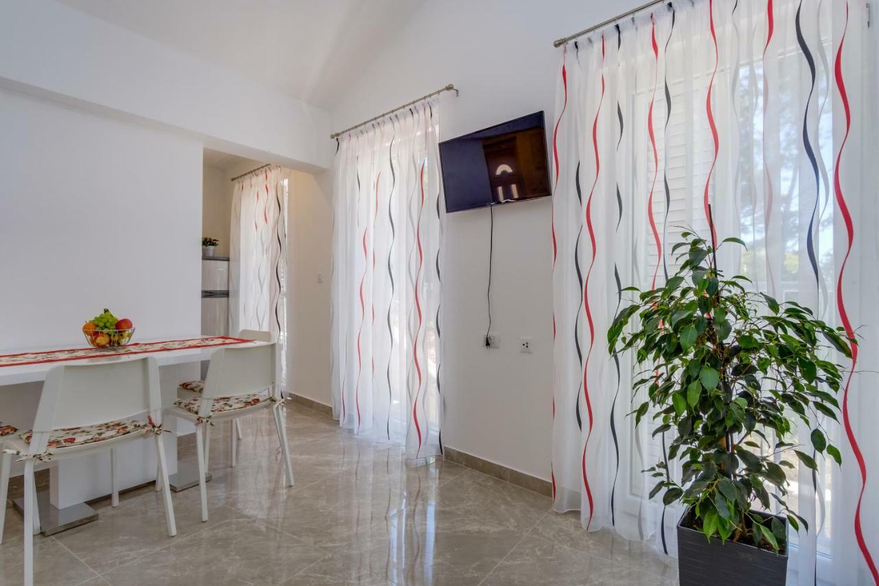 Apartmani Beatrice Mali Lošinj Extérieur photo